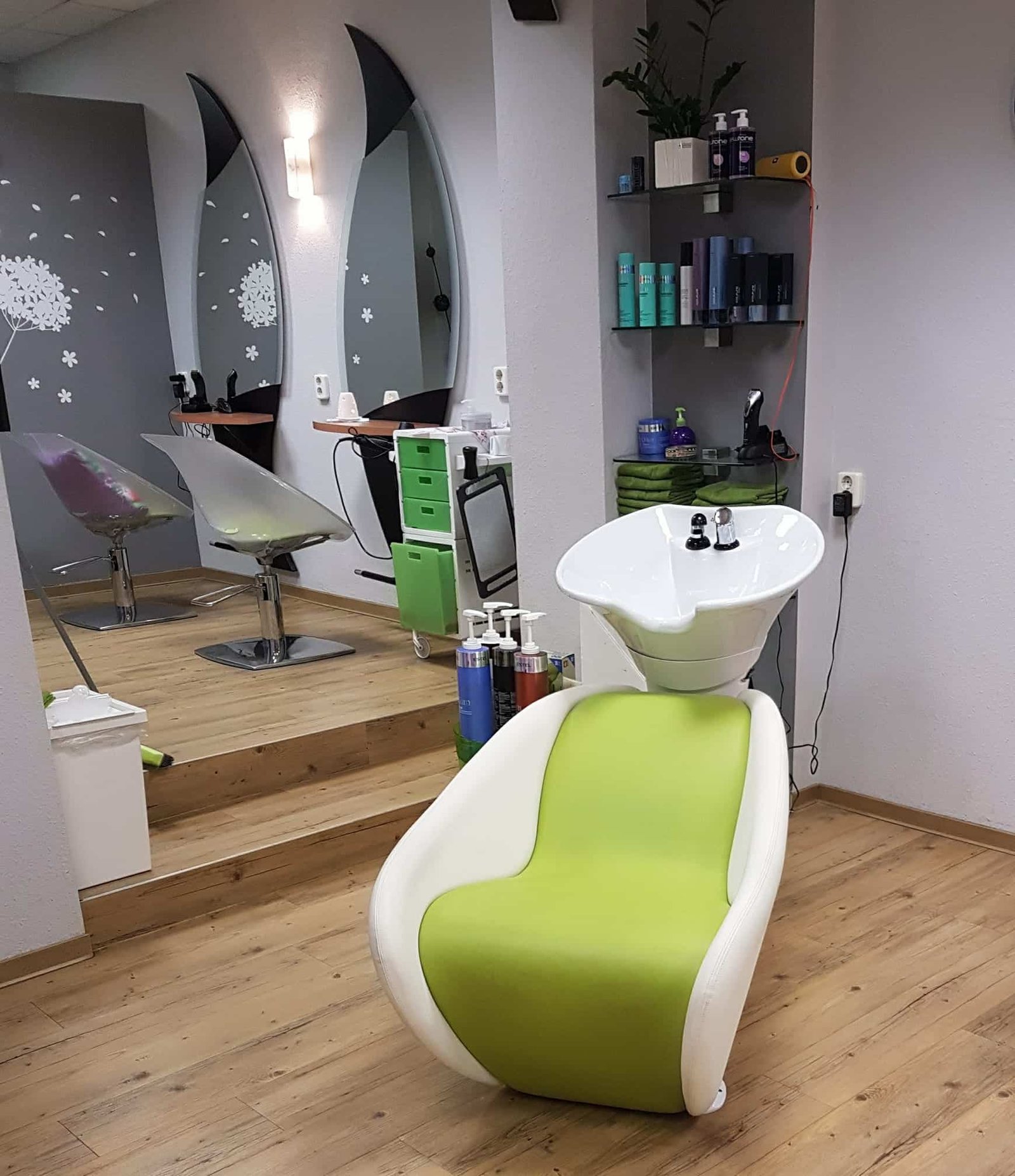 Salon Image
